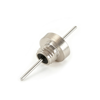 Filtre EMI de type fileté 100pF NPO 200V pour circuits électroniques de précision.
