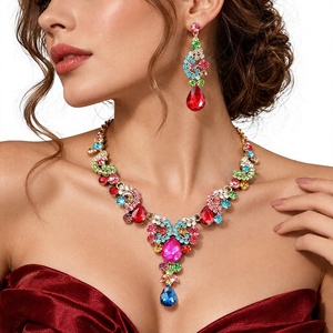 Ensemble de 2 pièces : Collier et boucles d'oreilles élégants en strass verts, style rétro, pour banquet, cadeau pour femme - Product Image 1