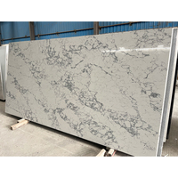 DECHITONG AB9348 Comptoirs d'hôtel de luxe modernes à haute densité et à jointure invisible, îlots de cuisine, dalle de quartz Arabescato, respectueux de l'environnement