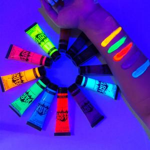 สีเพ้นท์หน้าและผิวกายแบบแท่งเรืองแสงในที่มืด สีนีออนกลิตเตอร์รุ้ง สำหรับแต่งหน้าฮาโลวีน อุปกรณ์เพ้นท์ร่างกาย - Product Image 1