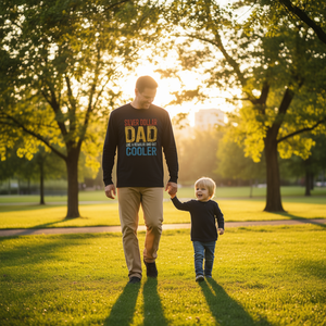 Camiseta de manga larga Silver Dollar Dad, como un papá normal pero más genial - Product Image 3