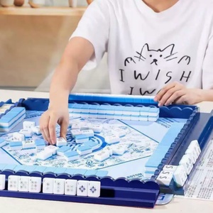 G Juego de 4 Soportes de Lujo para Fichas de Mahjong Azules con Borde Festoneado, Soporte Portátil de Madera para Accesorios de Juego - Product Image 4