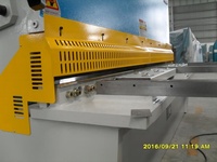 Machine de cisaillement électrique à guillotine de coupe CNC tôle utilisée avec composant de moteur à noyau