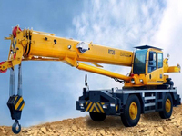 Grue tout-terrain RT25 de 25 tonnes, de marque de premier plan, la plus vendue, de bonne qualité, pour une utilisation à long terme avec faible usure et dégâts.