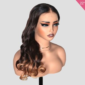 T1BT4T27 #   Perruques sans colle à ondulations lâches en <span class=keywords><strong>cheveux</strong></span> humains, perruque à dentelle frontale 13x4 avec nœuds décolorés, raie classique et mèches ombrées - Product Image 4