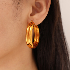 Pendientes de aro chapados en oro de 18k, aleación de zinc, forma redonda grande para mujer, joyería de moda EH337 - Product Image 3