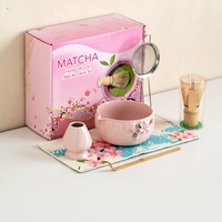 Estick Transfrontalier Ensemble de thé en porcelaine rose à motif de fleurs sculptées, style patrimoine culturel immatériel, avec bol à matcha écologique