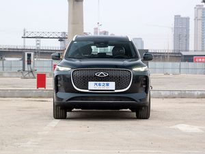 Chery Tiggo 8 PLUS: SUV Intelligente con Ampio Spazio, Ideale per Famiglie e Affari, Veicoli a Benzina - Product Image 2