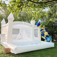 Chine pas cher prix 8x10ft blanc gonflable saut maison château rebond maison avec fosse à balles et ventilateur