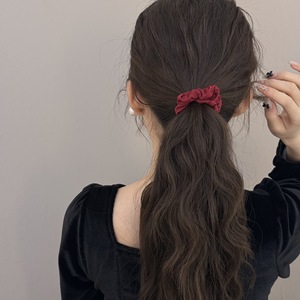 Simple perle haute élasticité <span class=keywords><strong>cheveux</strong></span> corde bande polyvalent <span class=keywords><strong>rouge</strong></span> nouvel an queue de cheval <span class=keywords><strong>cheveux</strong></span> cravate basique petit intestin <span class=keywords><strong>cheveux</strong></span> cravate pour l'extérieur - Product Image 4