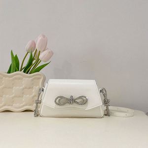 Bolso Tote Cruzado de Verano para Mujer, Nuevo Bolso Cuadrado Pequeño Abierto de Moda con Lazo y Bordado, Dos Asas - Product Image 2