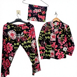 Conjunto de Pijama de Mujer con Estampado Floral, Manga Corta, Botones, para Primavera, Otoño y Verano, Uso Diario Informal y Cómodo - Product Image 1