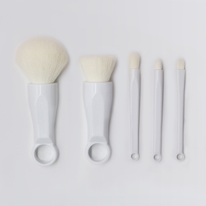 2024 새로운 디자인 현대 5 in 1 미용사 팬 얼굴 용 화이트 메이크업 브러쉬 - Product Image 3