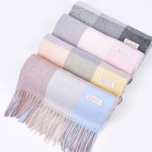 ผ้าพันคอโพลีเอสเตอร์ทรงสี่เหลี่ยมผืนผ้าสำหรับผู้หญิง ขายส่ง ผ้าพันคอแฟชั่นลายตารางพร้อมพู่ห้อย - Product Image 4