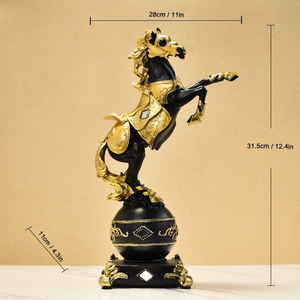 Statuetta di Cavallo in Resina Dipinta a Mano, Stile Lusso Leggero, Bestseller per Arredamento Casa e Ufficio - Product Image 3