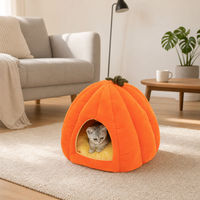 Lit pour chat en forme de citrouille, nid douillet pour animaux de compagnie, rembourrage en coton amovible et lavable, maison pour chat d'intérieur, décoration d'Halloween