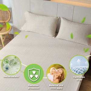 Couvre-lit en coton biologique 95% et fibre d'argent pur 5% avec pochette zippée, propriétés antibactériennes, pour usage domestique et hôtelier - Product Image 1