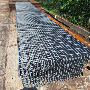 Grille <span class=keywords><strong>en</strong></span> acier soudé standard pour extérieur 1m x 6m, plaquée <span class=keywords><strong>zinc</strong></span>, anti-corrosion, matériaux de construction métalliques à <span class=keywords><strong>vendre</strong></span> - Product Image 3