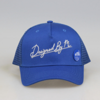 Topi Golf luar ruangan kustom dengan Logo bordir olahraga bisnis menampilkan Pin logam Logo topi Trucker dengan gaya Dobby melengkung