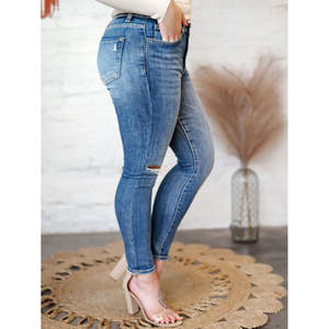 Pantalons Capri pour femmes en bleu clair, de qualité supérieure, fabriqués en Chine, style décontracté, jeans déchirés sexy, denim lavable - Product Image 3