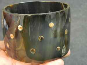 Brazaletes de cuerno de búfalo naturales hechos a mano para mujer Pulseras de moda modernas ecológicas perfectas para el uso diario - Product Image 4