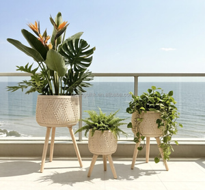 2026 Jardinières en fibre de verre personnalisées avec pieds en bois, style moderne, pour jardin, décoratives - Product Image 1