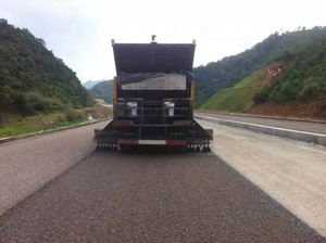 SINOTRUK-sellador de Chip sincrónico, esparcidor de bitumen, 20 CBM - Product Image 5