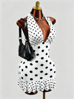 Robe moulante mini à pois pour femme, col halter en V, dos nu, avec nœud et ourlet à volants, idéale pour les soirées et les clubs