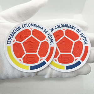 Parches holográficos 3D suaves termoadhesivos con logotipo personalizado OEM, etiquetas <span class=keywords><strong>de</strong></span> <span class=keywords><strong>ropa</strong></span> <span class=keywords><strong>de</strong></span> marca a la moda para sombreros y insignias <span class=keywords><strong>de</strong></span> TPU <span class=keywords><strong>de</strong></span> material <span class=keywords><strong>de</strong></span> goma - Product Image 5