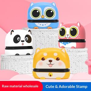 Timbres en plastique photosensibles pour enfants, motifs animaux <span class=keywords><strong>de</strong></span> dessin animé mignons, vente en gros, pour la maternelle, motif petit chien jaune, pour vêtements - Product Image 1