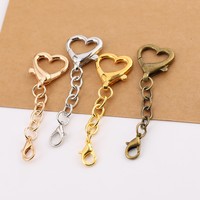 Vente en gros élégant en argent porte-clés en forme de coeur 8 mousquetons fermoir en alliage de zinc accessoire de mousqueton design à la mode pour les cadeaux