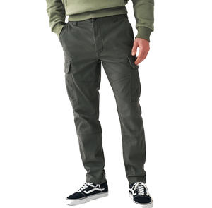 Pantalon cargo pour homme inspiré des vêtements de travail, avec poches pour outils et tissu résistant, parfait pour les travaux de construction et les environnements industriels - Product Image 2
