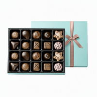 Boîte cadeau rigide haut de gamme 5x4 pour la Saint-Valentin avec insert en plastique ou en papier