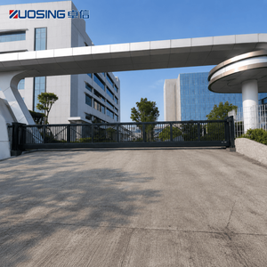 <span class=keywords><strong>Portail</strong></span> <span class=keywords><strong>coulissant</strong></span> cantilever sans rail robuste en <span class=keywords><strong>aluminium</strong></span>, automatique et sécurisé, pour entrée d'usine ou de parc industriel - Product Image 1