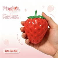 Article de commerce extérieur très demandé : Bloc de construction en caoutchouc moulable à rebond lent en forme de fraise réaliste, jouet anti-stress DIY