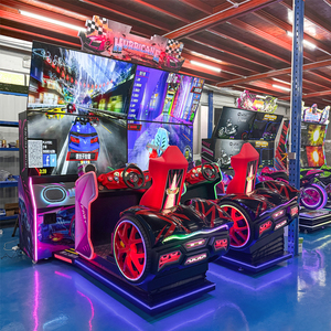 KML Station de jeu de course automobile pour enfants à 4 écrans, à monnayeur, avec interface en anglais pour deux joueurs, pour parcs d'attractions - Product Image 1