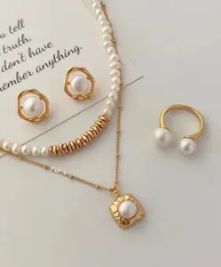 Nuova vendita calda all'ingrosso set di perle gioielli collana per le donne regalo