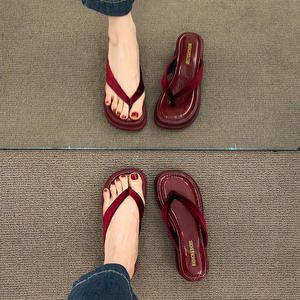 صندل نسائي مخملي بنعل إسفيني ناعم لامع PU بدون انزلاق من أجل عطلات بحر - Product Image 6