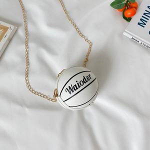 Dernier modèle <span class=keywords><strong>de</strong></span> sacs à bandoulière mignons en PU avec chaîne pour <span class=keywords><strong>mini</strong></span> <span class=keywords><strong>basket</strong></span>-ball pour enfants sac à main pour petite fille - Product Image 5