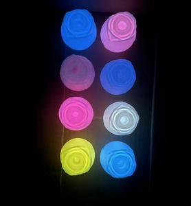 Vibratore a Forma di Rosa con Succhiatore per Capezzoli e Clitoride, Giocattolo Sessuale Notturno per Donne, Vibratore Rosa Luminoso che si Illumina al Buio, Giocattolo per Adulti - Product Image 3