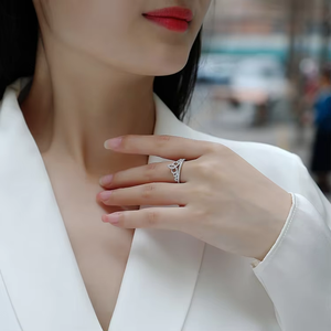 SGARIT Bague en or blanc 18 carats avec design couronne, sertie de diamants naturels, forme diadème, bijoux fins pour femmes - Product Image 6