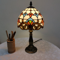 Lampe de table LED de style Tiffany baroque en verre teinté, fabrication artisanale vintage européenne, vente en gros d'usine