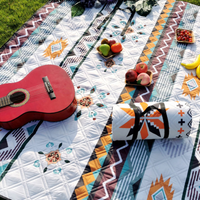 Couverture de pique-nique extérieure grande et imperméable personnalisée OEM pour le camping, la plage et les voyages - Tapis de pique-nique pliable avec sac de transport