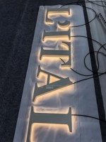 Panneau lumineux personnalisé en acier inoxydable 304 : Lettres peintes au pistolet pour devantures de magasins et murs de marques