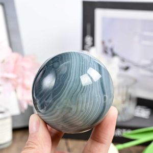 Sphère d'agate rayée en cristal naturel sculptée à la main, polie et soyeuse, pour la décoration et autres objets artisanaux en cristal - Vente en gros - Product Image 2