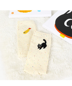Nouvelles chaussettes mi-mollet pour femmes au design original, printemps, été, hiver, taille unique, couleur unie, antidérapantes, décontractées - Product Image 3