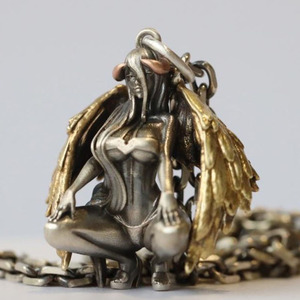 Nouveau collier pendentif Mogana, ange tombant, jeu d'animation, ailes d'ange du diable, pendentif, collier à plumes d'ange - Product Image 2