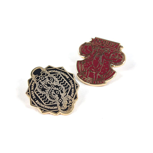 Cadeaux <span class=keywords><strong>de</strong></span> noël personnalisé <span class=keywords><strong>pas</strong></span> <span class=keywords><strong>cher</strong></span> fenêtres magiques émail épingles ensemble Badge émail épinglettes Potter métal Europe plaqué personnage d'art populaire - Product Image 3