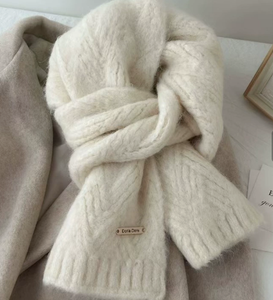 Sciarpa in <span class=keywords><strong>Cashmere</strong></span> <span class=keywords><strong>e</strong></span> Lana di Alta Qualità a Maglia Liscia per Donna Collezione Invernale - Product Image 2
