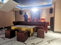 Großhandel Modernes Multifunktionales Eisenrahmen-Heimkino-Sofa Villa Privatclub Echtleder-Sofa Sessel Einsitzer Elektrisch